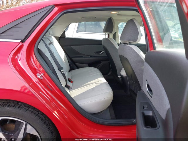 2022 HYUNDAI ELANTRA 5NPLP4AG1NH082553 Photo 7