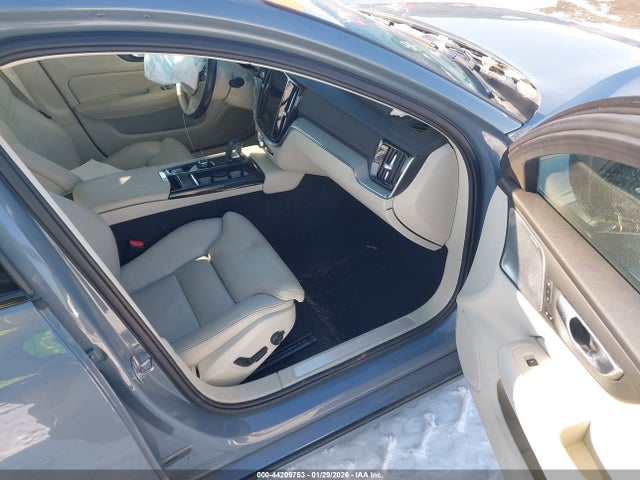 2024 VOLVO S60 RECHARGE PLUG-IN HYBRID 7JRH60FM6RG303169 Photo 4