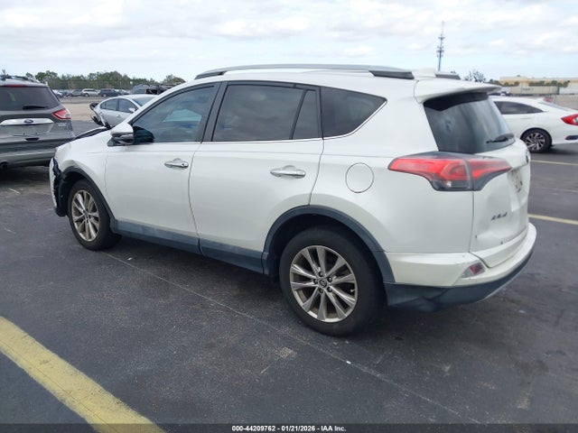 2017 TOYOTA RAV4 2T3YFREV0HW404143 Photo 2