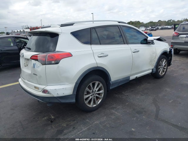 2017 TOYOTA RAV4 2T3YFREV0HW404143 Photo 3