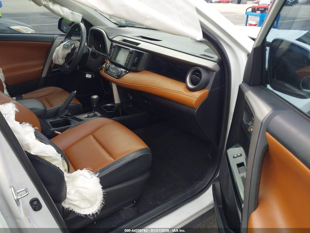 2017 TOYOTA RAV4 2T3YFREV0HW404143 Photo 4