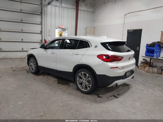 2018 BMW X2 WBXYJ5C30JEF78306 Photo 2