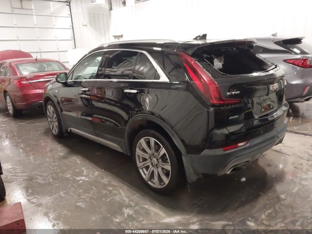 2019 CADILLAC XT4 1GYFZDR43KF216559 Photo 2