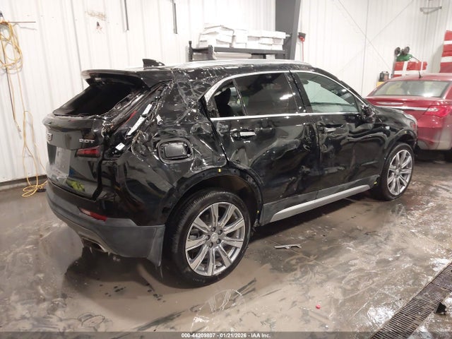 2019 CADILLAC XT4 1GYFZDR43KF216559 Photo 3
