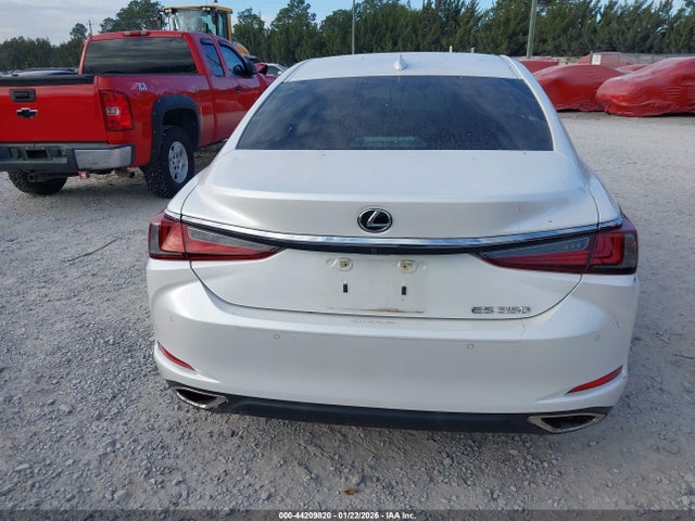44209820 :رقم المزاد ، 58ADZ1B11NU138279 vin ، 2022 Lexus Es 350 مزاد بيع