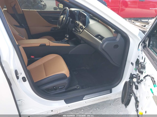 44209820 :رقم المزاد ، 58ADZ1B11NU138279 vin ، 2022 Lexus Es 350 مزاد بيع