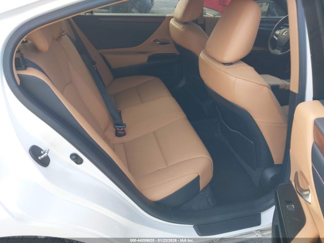 44209820 :رقم المزاد ، 58ADZ1B11NU138279 vin ، 2022 Lexus Es 350 مزاد بيع