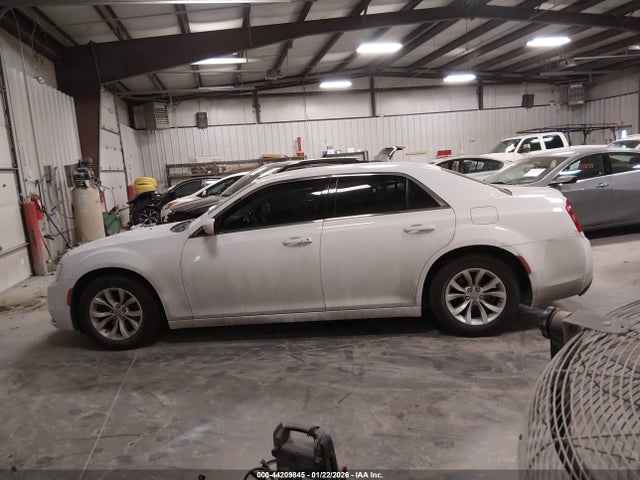 2C3CCAAGXGH234193 Chrysler 300 Limited