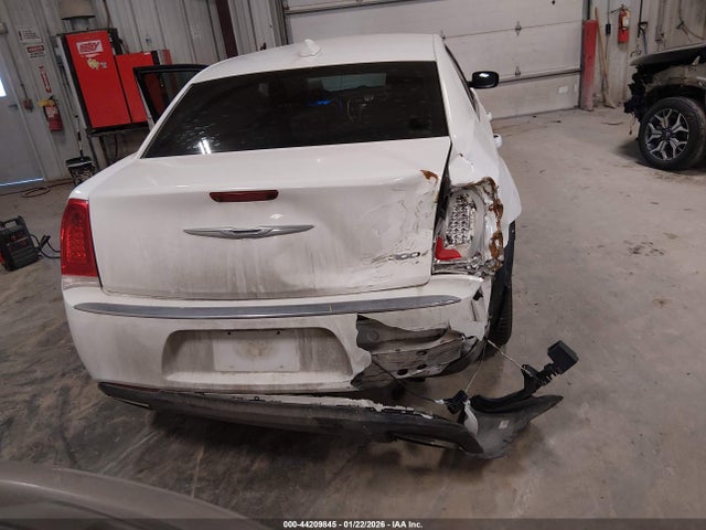 2C3CCAAGXGH234193 Chrysler 300 Limited