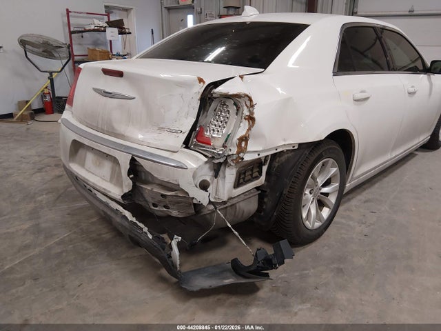 2C3CCAAGXGH234193 Chrysler 300 Limited