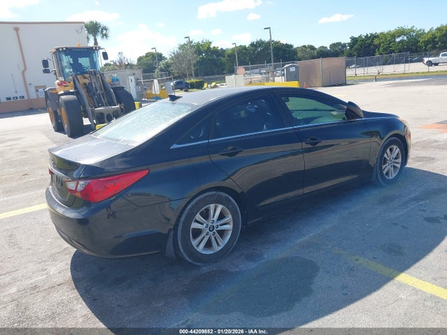 44209852 :رقم المزاد ، 5NPEB4AC5DH665856 vin ، 2013 Hyundai Sonata Gls مزاد بيع