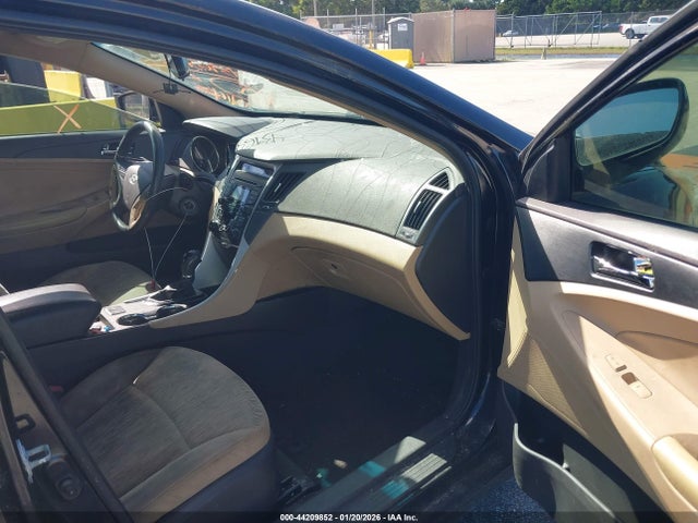 44209852 :رقم المزاد ، 5NPEB4AC5DH665856 vin ، 2013 Hyundai Sonata Gls مزاد بيع
