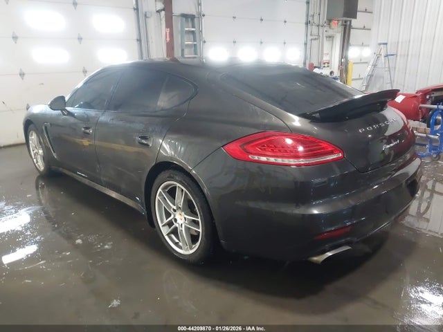 2016 PORSCHE PANAMERA WP0AA2A73GL006957 Photo 2