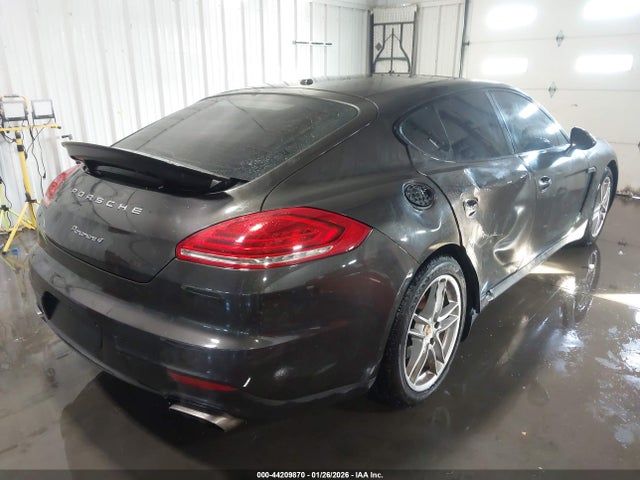 2016 PORSCHE PANAMERA WP0AA2A73GL006957 Photo 3