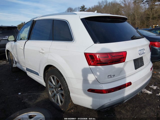 2018 AUDI Q7 WA1LAAF70JD039230 Photo 2
