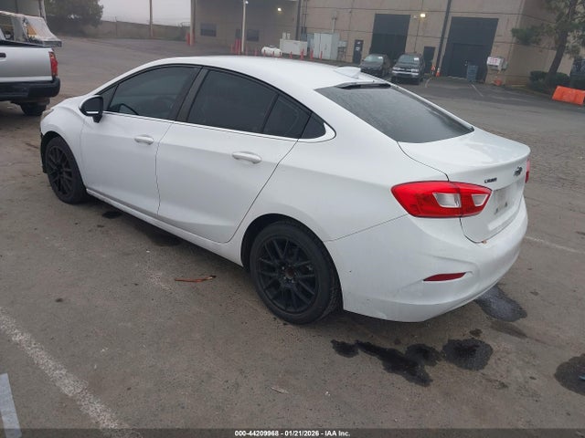 1G1BE5SM3H7110575 Chevrolet Cruze Lt Auto