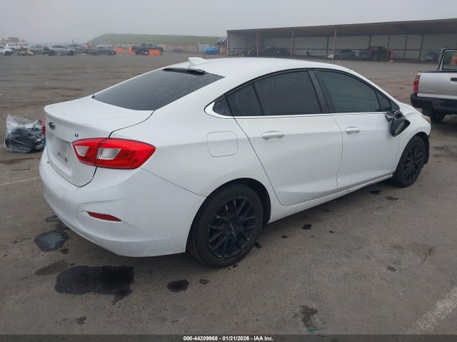 1G1BE5SM3H7110575 Chevrolet Cruze Lt Auto