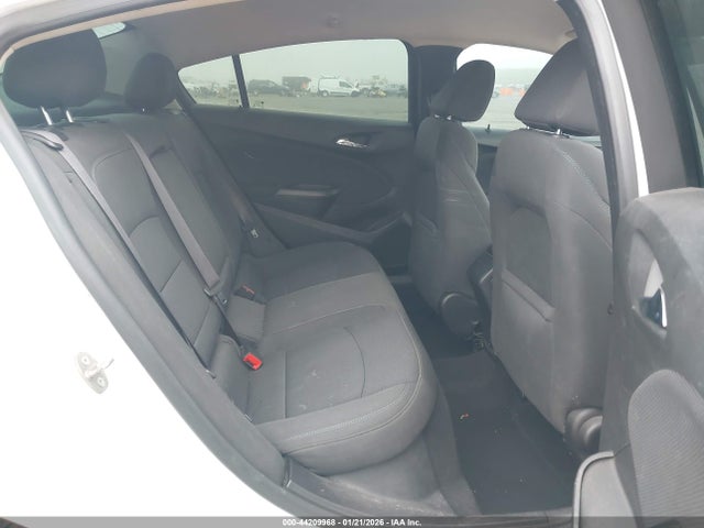 1G1BE5SM3H7110575 Chevrolet Cruze Lt Auto