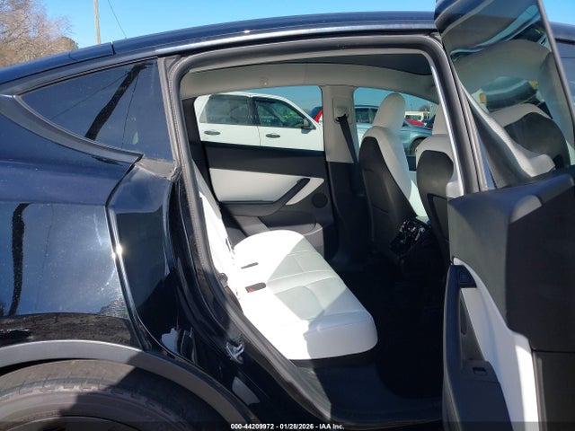 2021 Tesla Model Y Performance Dual Motor All-wheel Drive მანქანა იყიდება აუქციონზე, vin: 5YJYGDEF8MF230251, აუქციონის ნომერი: 44209972