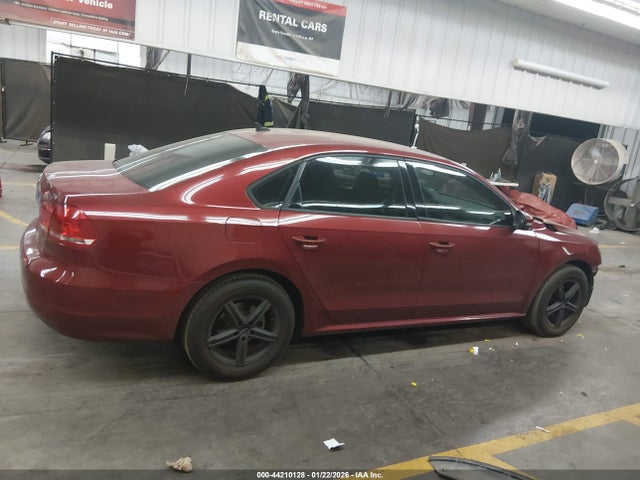 1VWAT7A39FC091173 Volkswagen Passat 1.8t Wolfsburg Edition