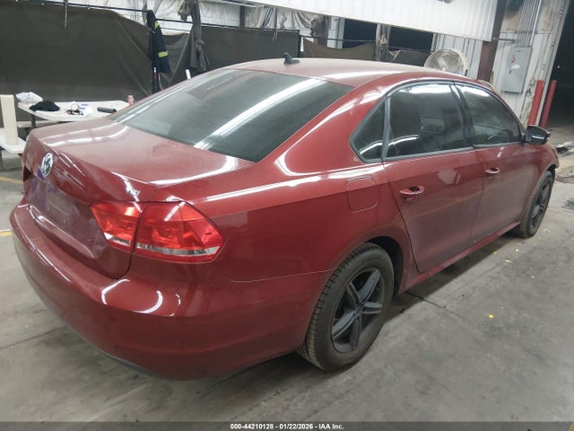 1VWAT7A39FC091173 Volkswagen Passat 1.8t Wolfsburg Edition