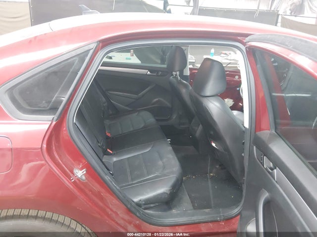 1VWAT7A39FC091173 Volkswagen Passat 1.8t Wolfsburg Edition