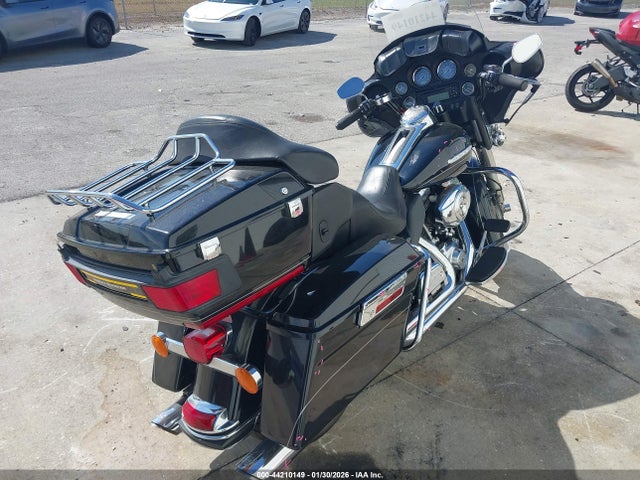 2013 HARLEY-DAVIDSON FLHTK 1HD1KEM14DB635729 Photo 3