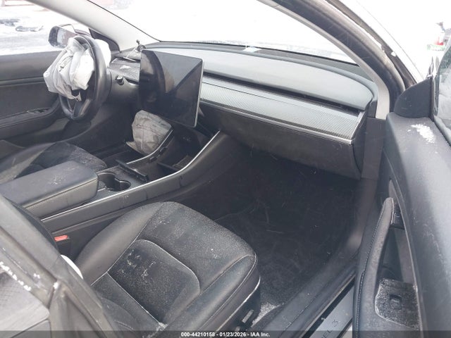 5YJ3E1EA9JF028050 Tesla MODEL 3