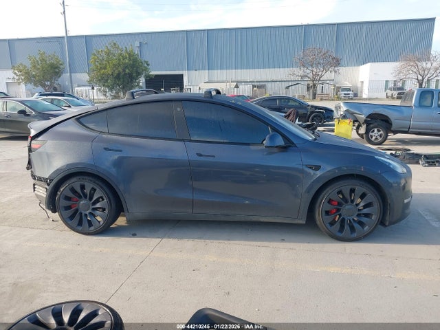 7SAYGDEF1NF542447 Tesla Model Y Performance Dual Motor All-wheel Drive