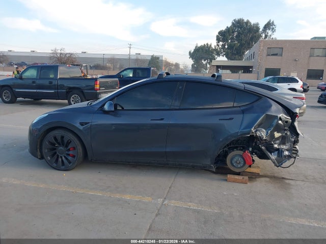 7SAYGDEF1NF542447 Tesla Model Y Performance Dual Motor All-wheel Drive