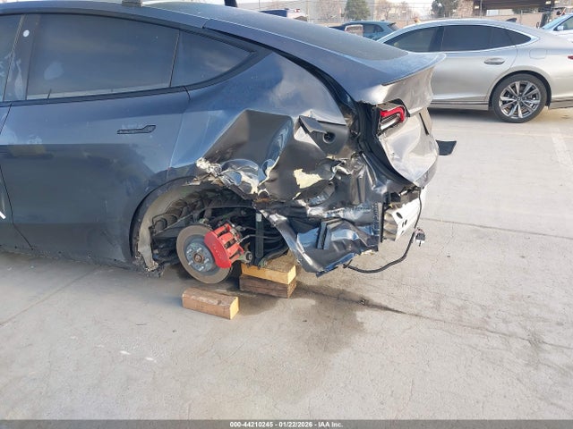 7SAYGDEF1NF542447 Tesla Model Y Performance Dual Motor All-wheel Drive