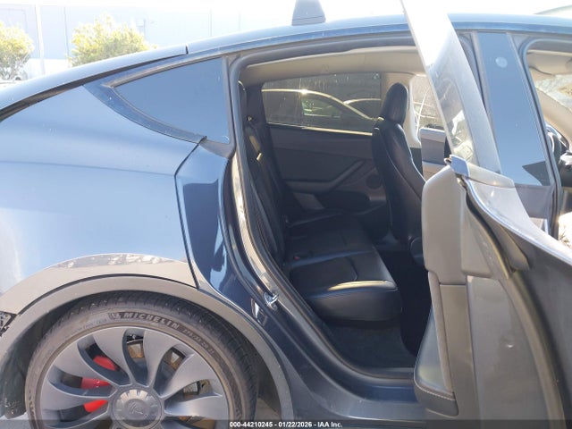 7SAYGDEF1NF542447 Tesla Model Y Performance Dual Motor All-wheel Drive