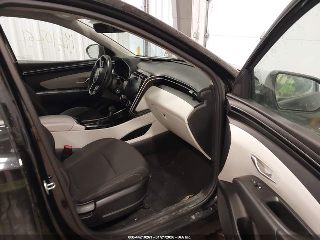 5NMJA3AE7NH005085 Hyundai TUCSON SE