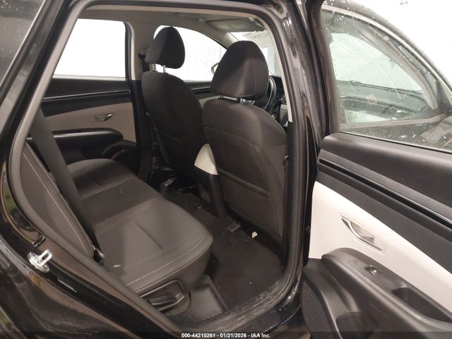 5NMJA3AE7NH005085 Hyundai TUCSON SE
