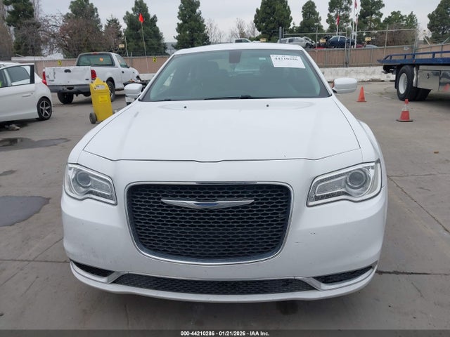 Chrysler 300 Limited 2015 2C3CCAAG9FH921826 Image 11