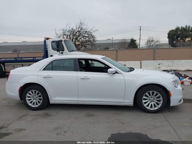 Chrysler 300 Limited 2015 2C3CCAAG9FH921826 Image 12