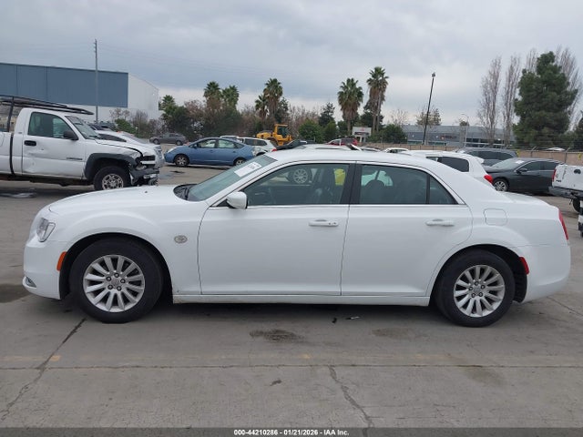 Chrysler 300 Limited 2015 2C3CCAAG9FH921826 Image 13
