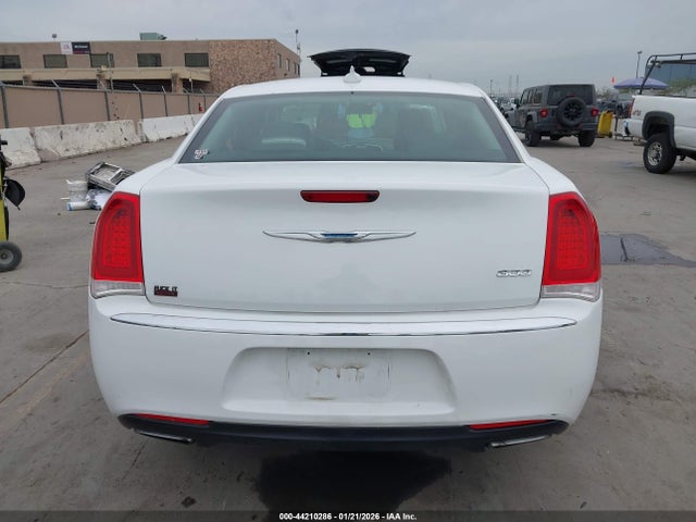 Chrysler 300 Limited 2015 2C3CCAAG9FH921826 Image 15