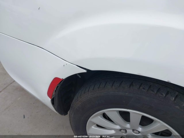 Chrysler 300 Limited 2015 2C3CCAAG9FH921826 Image 6