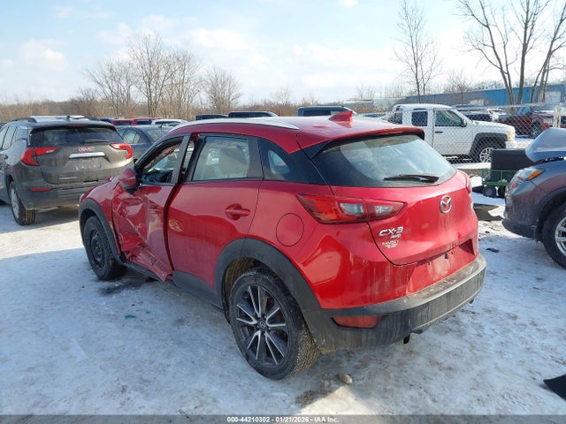 2018 MAZDA CX-3 JM1DKFC70J0300789 Photo 2