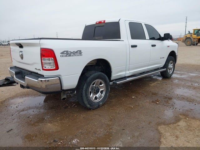 2019 RAM 2500 3C6UR5CJ3KG559380 Photo 3
