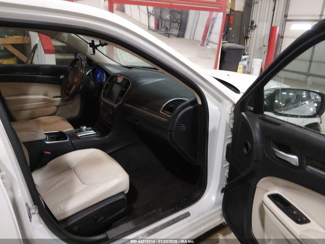 44210314 :رقم المزاد ، 2C3CCAET5FH756607 vin ، 2015 Chrysler 300c مزاد بيع