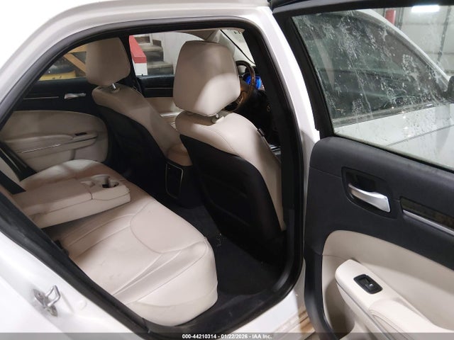 44210314 :رقم المزاد ، 2C3CCAET5FH756607 vin ، 2015 Chrysler 300c مزاد بيع