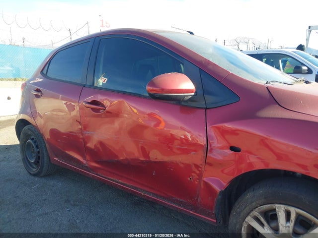 Mazda Mazda2 Sport 2014 JM1DE1KZXE0185007 Image 13