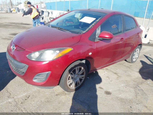 Mazda Mazda2 Sport 2014 JM1DE1KZXE0185007 Image 2