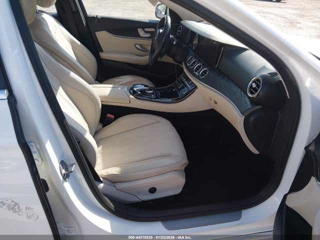 2017 MERCEDES-BENZ E 300 WDDZF4KB1HA139304 Photo 4