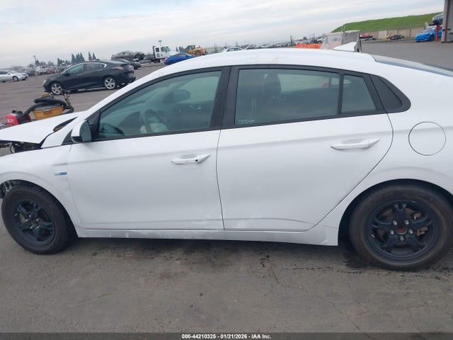 KMHC65LC3HU049840 Hyundai Ioniq Hybrid Blue