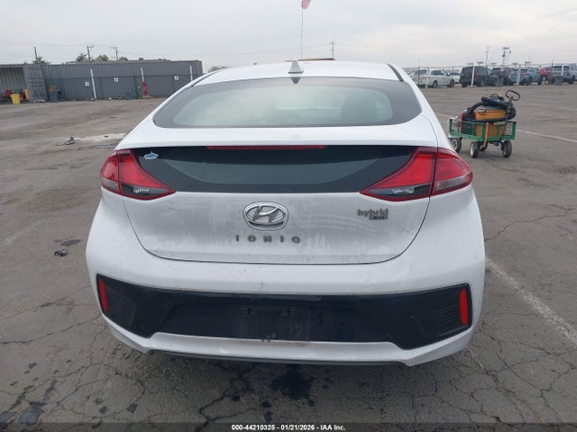 KMHC65LC3HU049840 Hyundai Ioniq Hybrid Blue