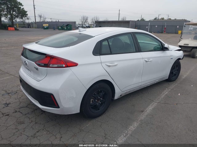 KMHC65LC3HU049840 Hyundai Ioniq Hybrid Blue