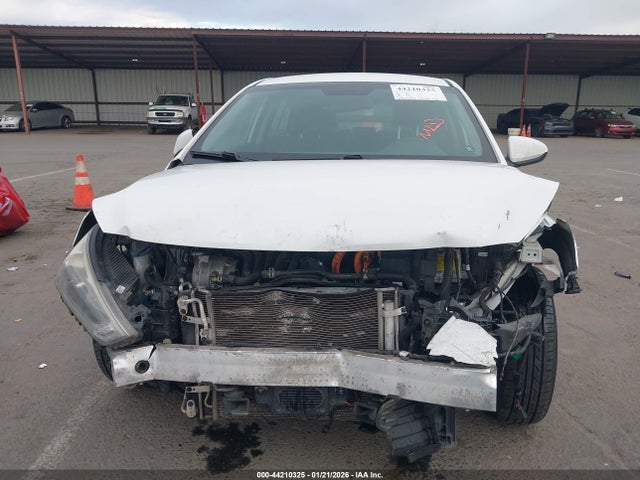 KMHC65LC3HU049840 Hyundai Ioniq Hybrid Blue